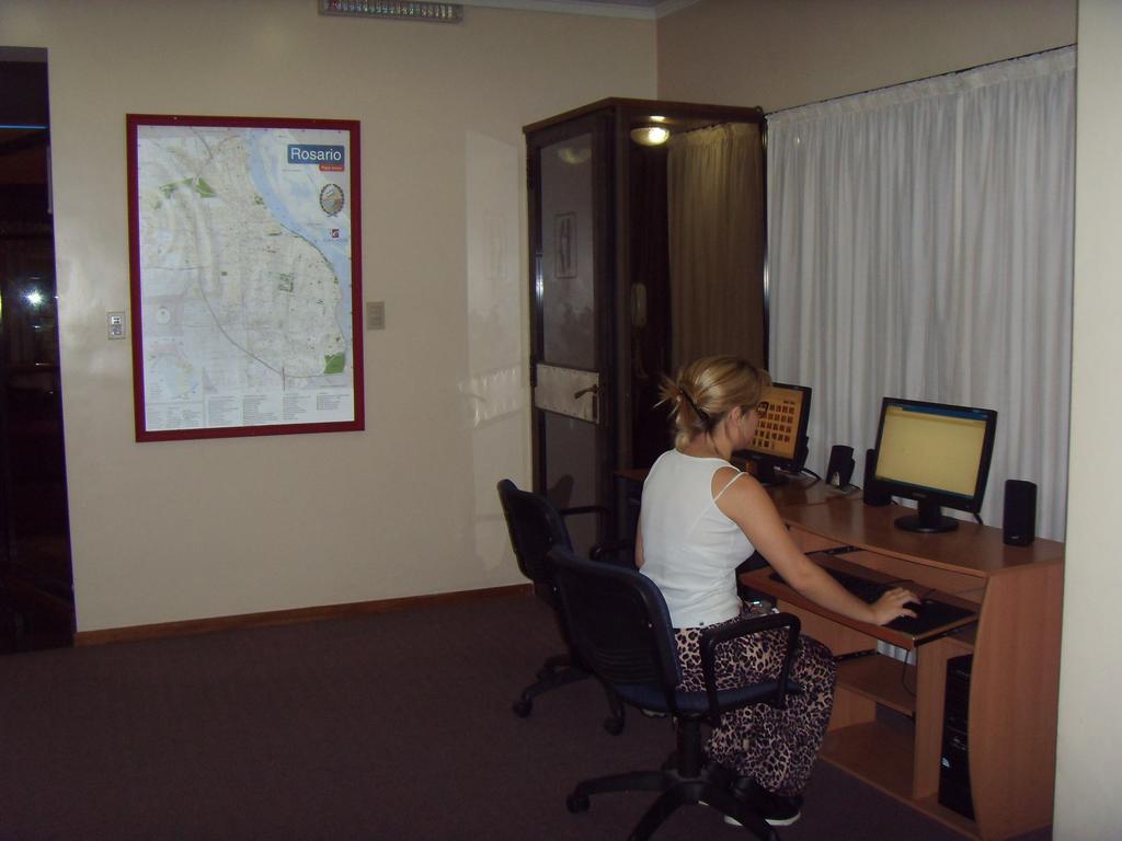 Hotel Embajador Rosario Eksteriør billede